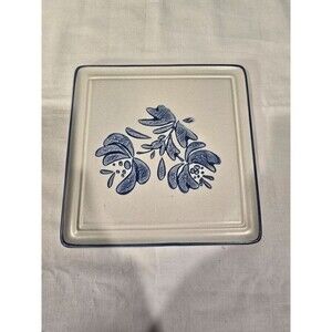 Pfaltzgraff Light Blue Yorktown Stoneware Trivet